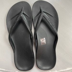 Archie’s Support Flip Flops